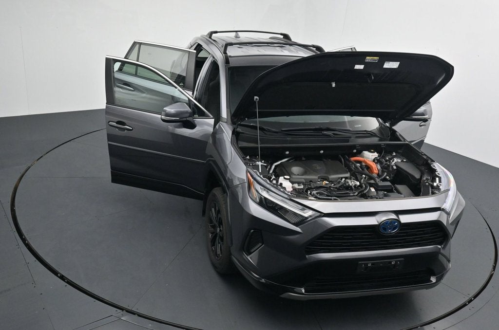 2024 Toyota RAV4 SE