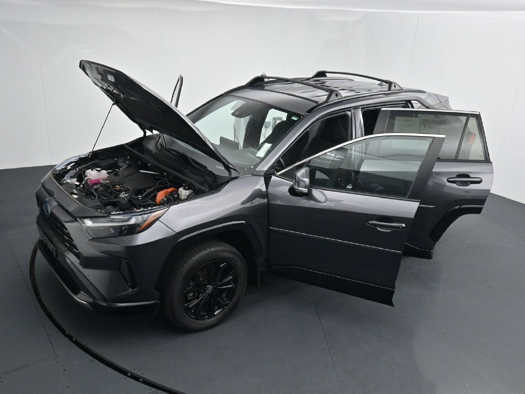 2024 Toyota RAV4 SE