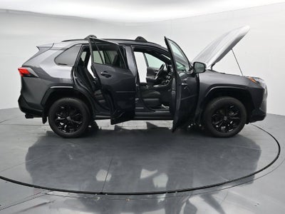 2024 Toyota RAV4 SE
