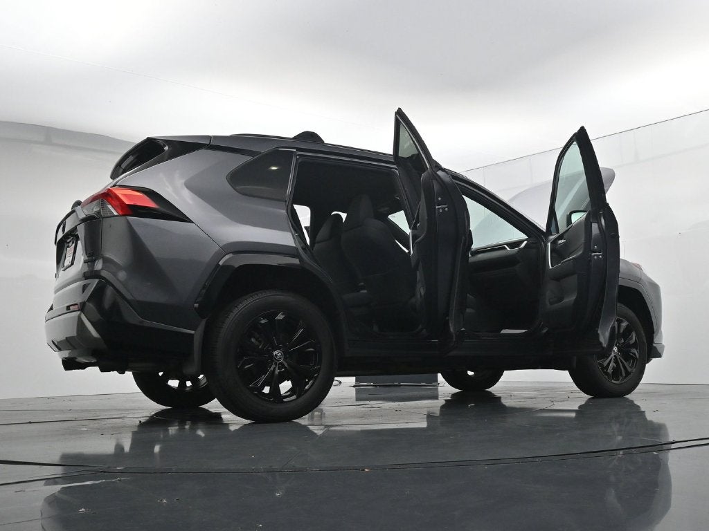 2024 Toyota RAV4 SE