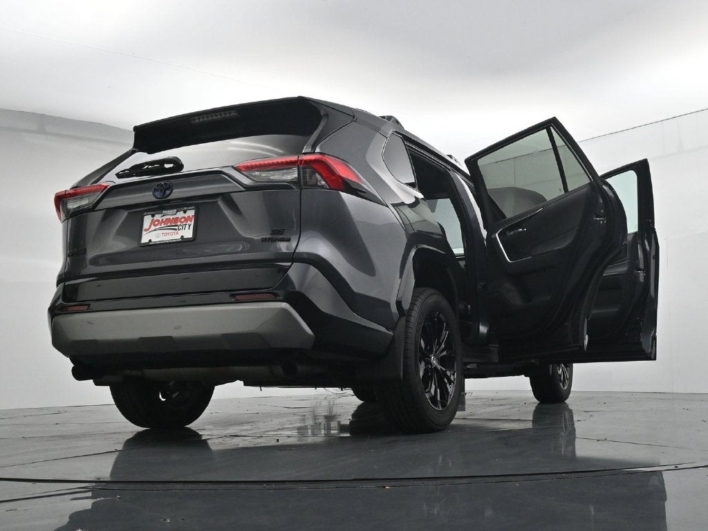 2024 Toyota RAV4 SE