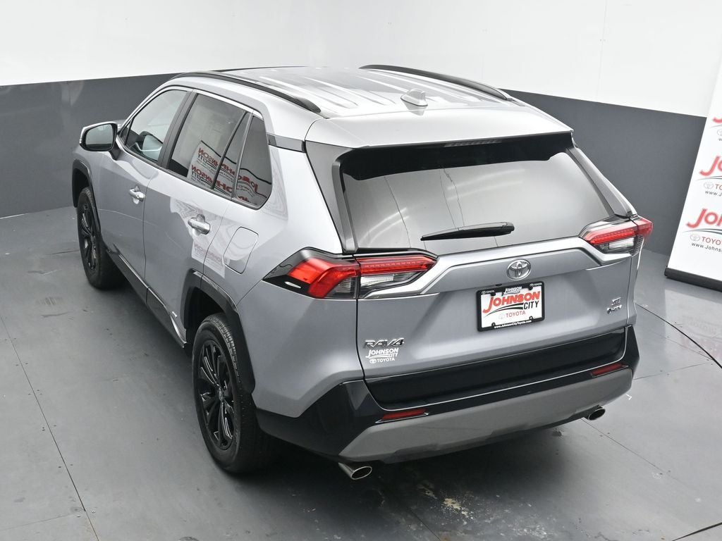 2025 Toyota RAV4 SE