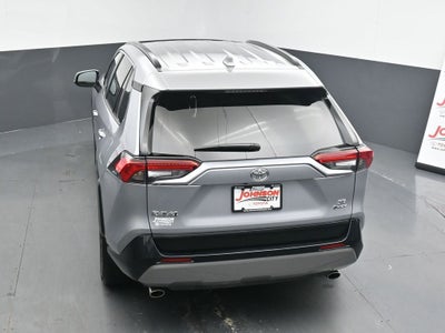 2025 Toyota RAV4 SE