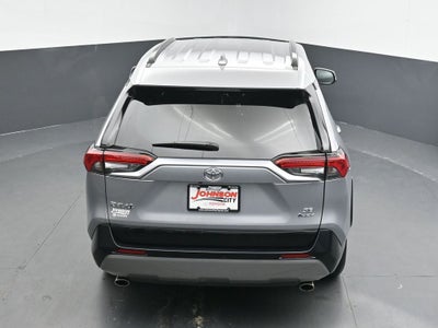 2025 Toyota RAV4 SE