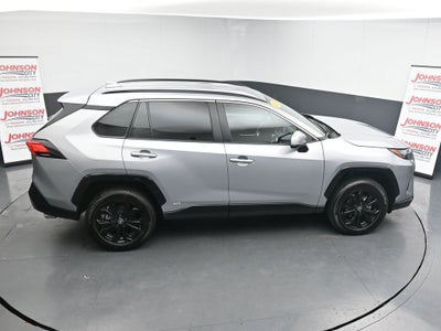 2025 Toyota RAV4 SE