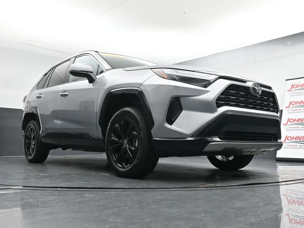 2025 Toyota RAV4 SE