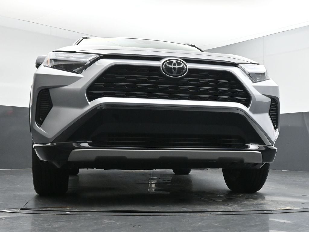 2025 Toyota RAV4 SE