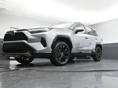 2025 Toyota RAV4 SE
