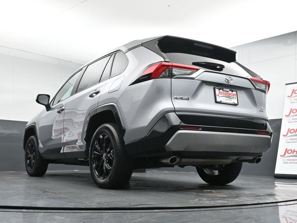 2025 Toyota RAV4 SE