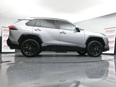 2025 Toyota RAV4 SE