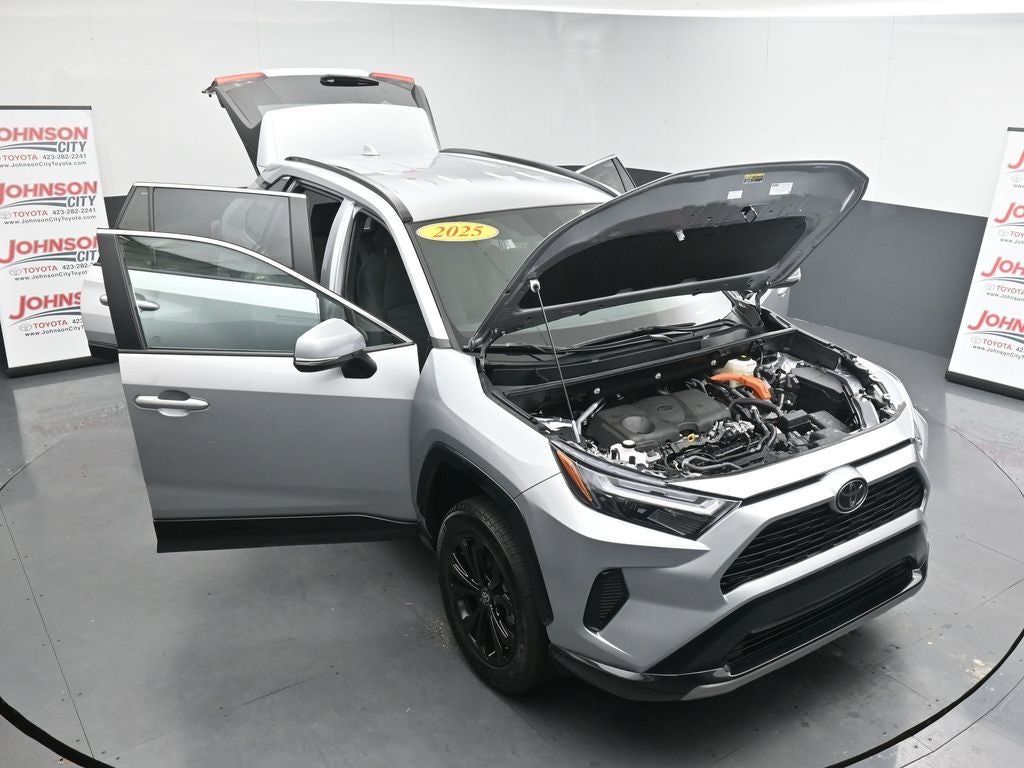 2025 Toyota RAV4 SE