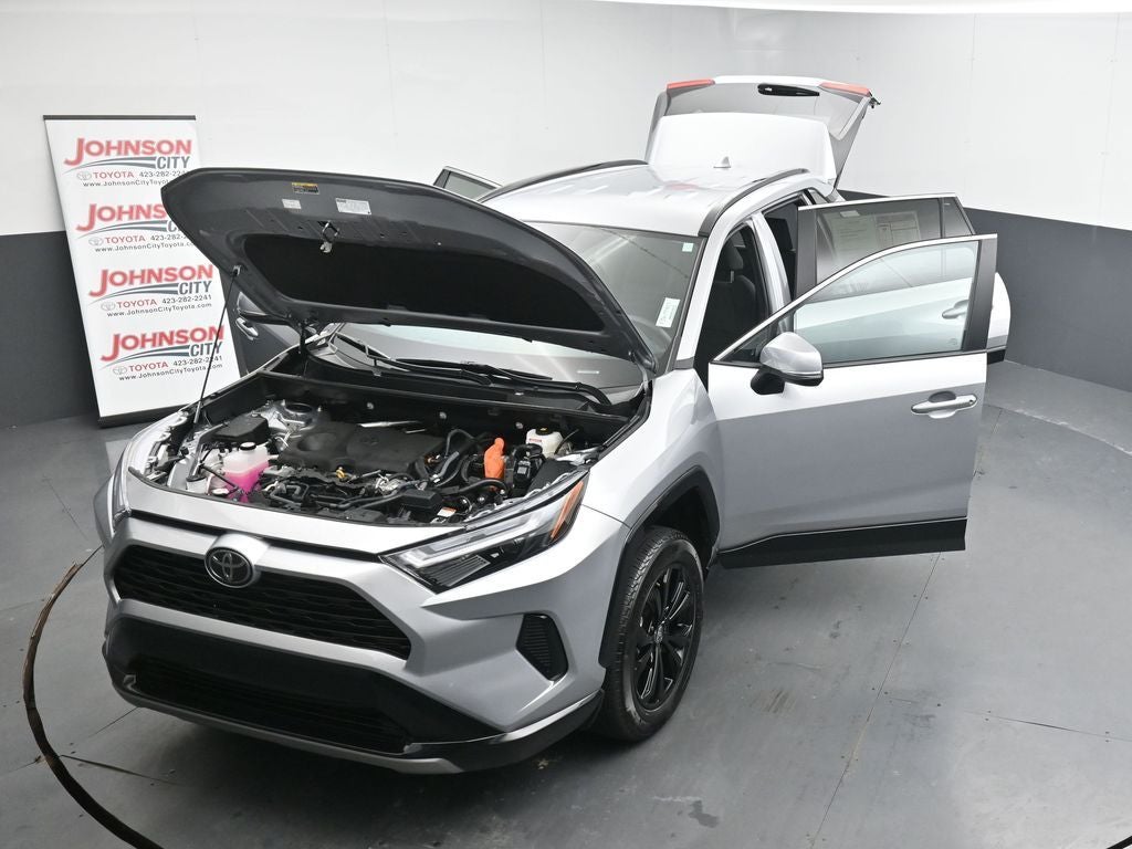 2025 Toyota RAV4 SE