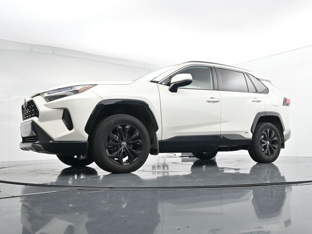 2022 Toyota RAV4 SE