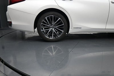 2022 Lexus ES 300h 300h