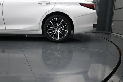 2022 Lexus ES 300h 300h