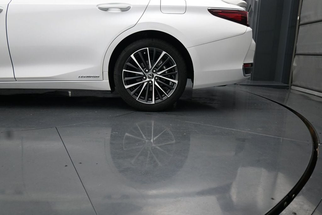 2022 Lexus ES 300h 300h