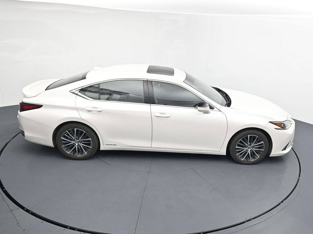 2022 Lexus ES 300h 300h