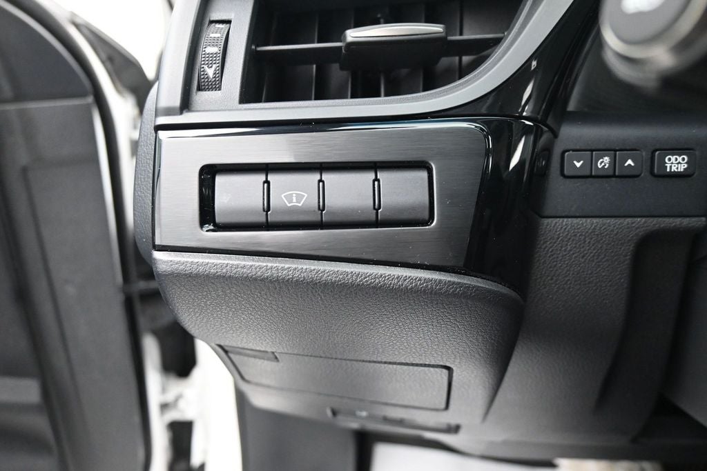 2022 Lexus ES 300h 300h