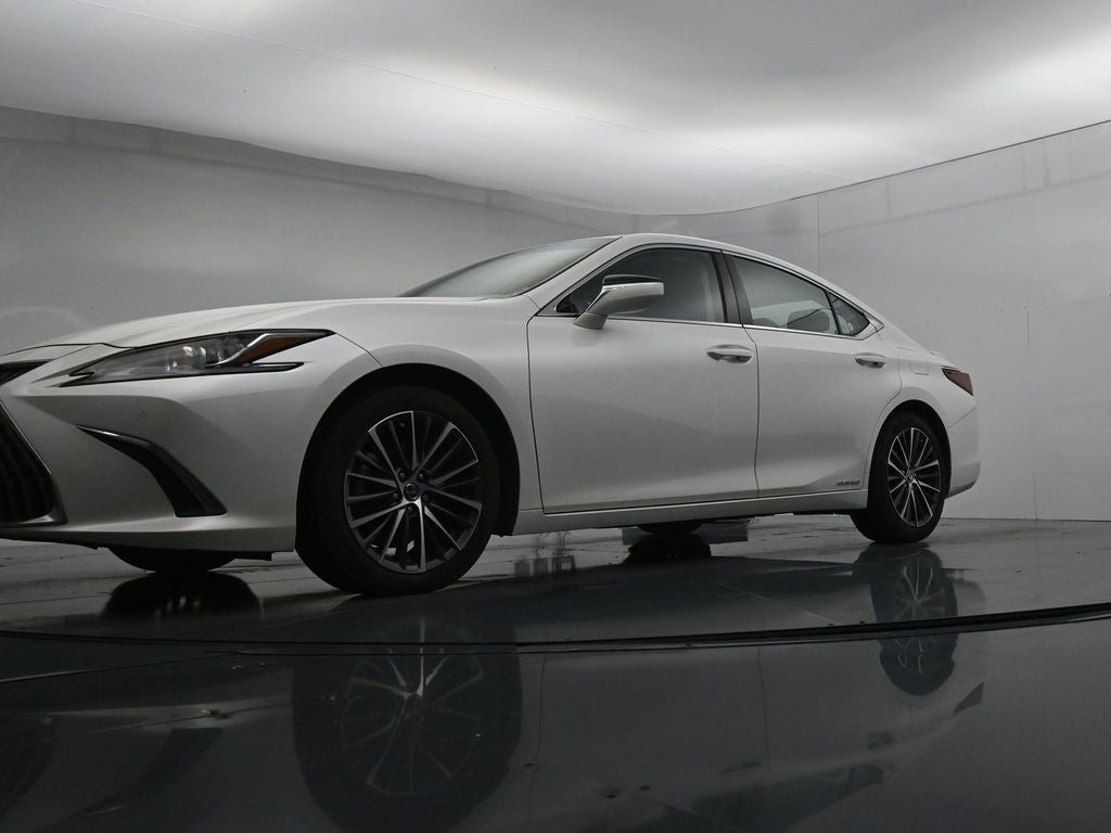 2022 Lexus ES 300h 300h