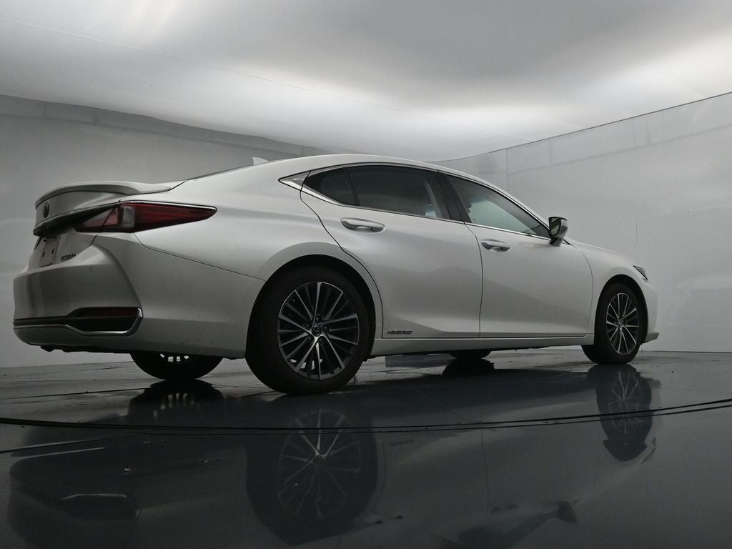2022 Lexus ES 300h 300h