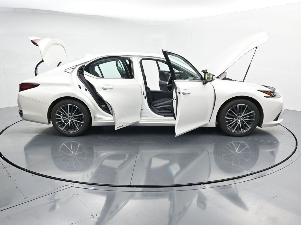 2022 Lexus ES 300h 300h