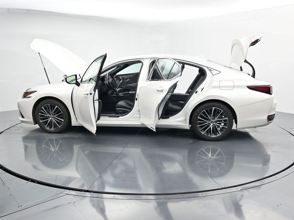 2022 Lexus ES 300h 300h