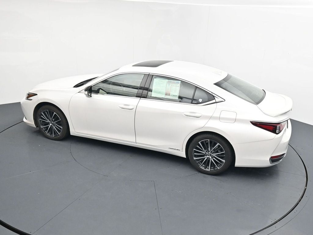 2022 Lexus ES 300h 300h