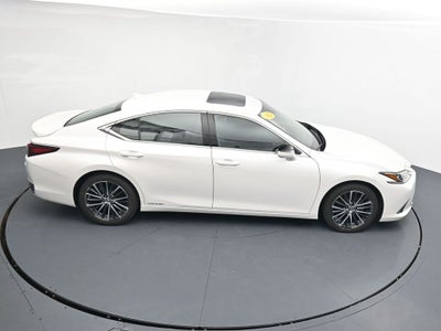 2022 Lexus ES 300h 300h