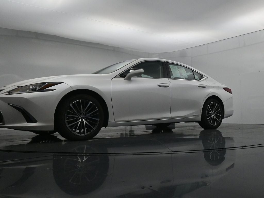 2022 Lexus ES 300h 300h