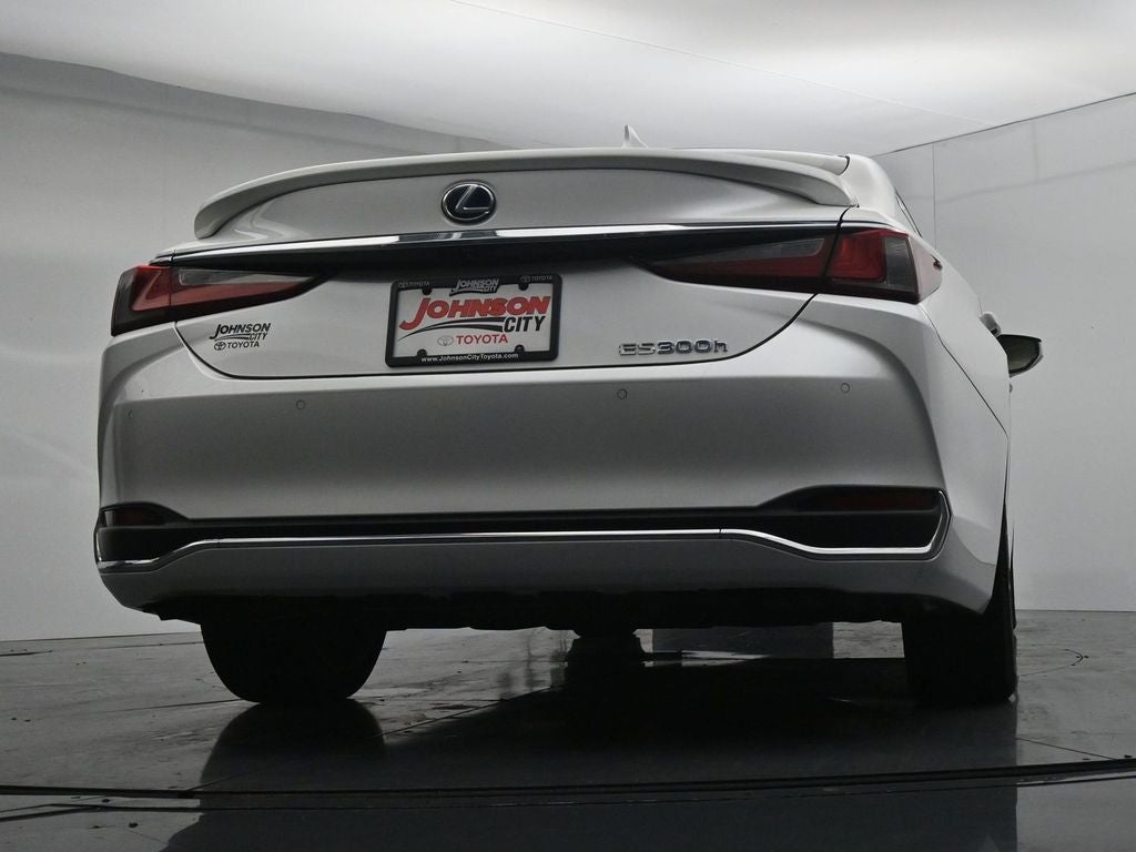 2022 Lexus ES 300h 300h