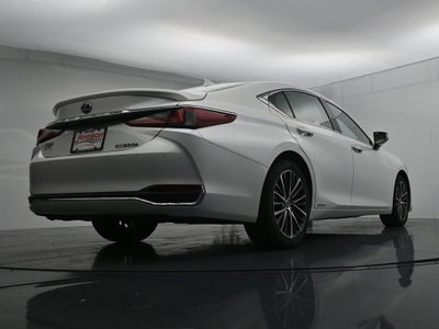2022 Lexus ES 300h 300h