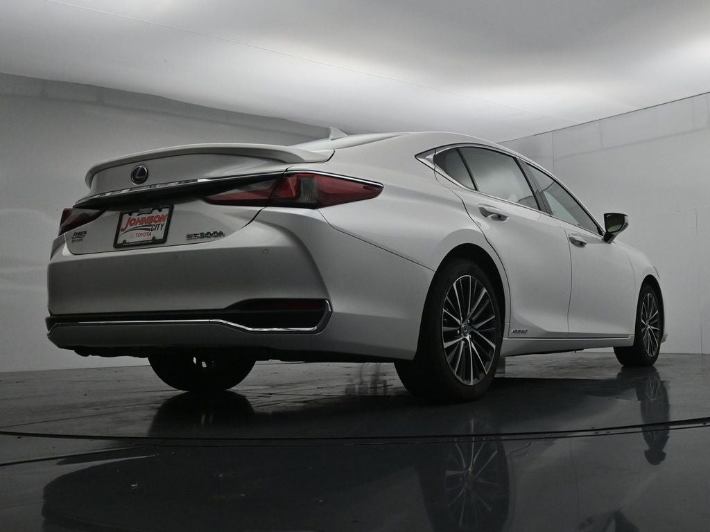 2022 Lexus ES 300h 300h