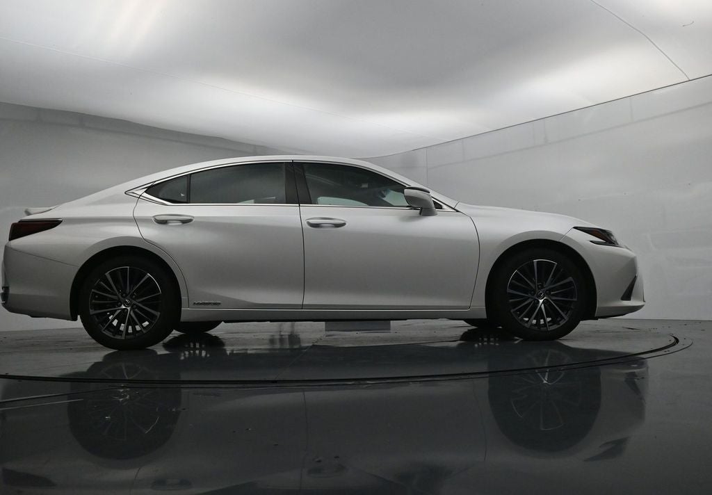 2022 Lexus ES 300h 300h