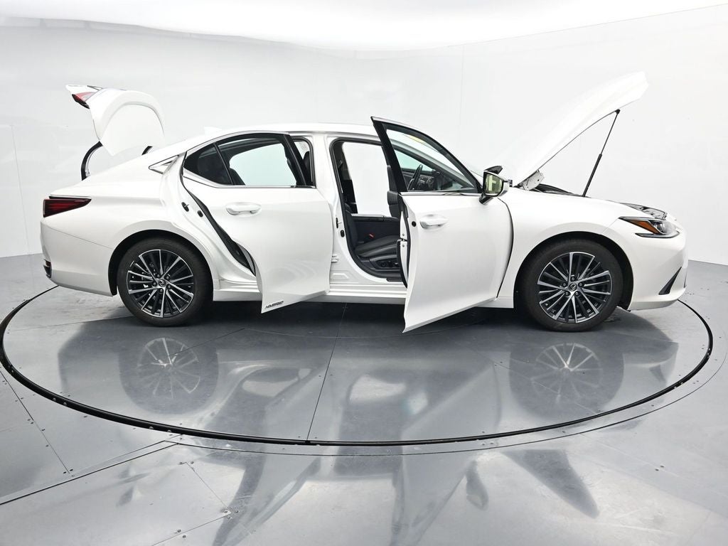 2022 Lexus ES 300h 300h