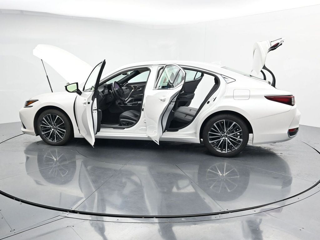 2022 Lexus ES 300h 300h