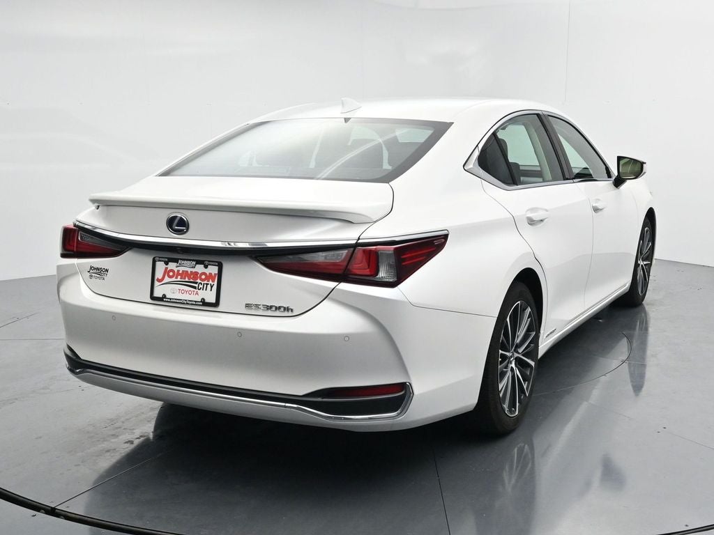 2022 Lexus ES 300h 300h