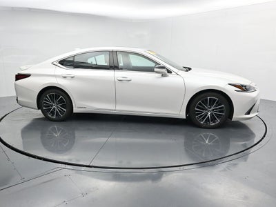 2022 Lexus ES 300h 300h