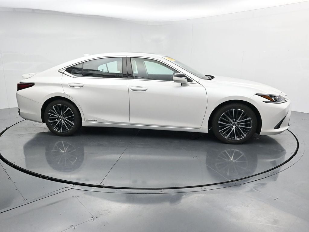 2022 Lexus ES 300h 300h