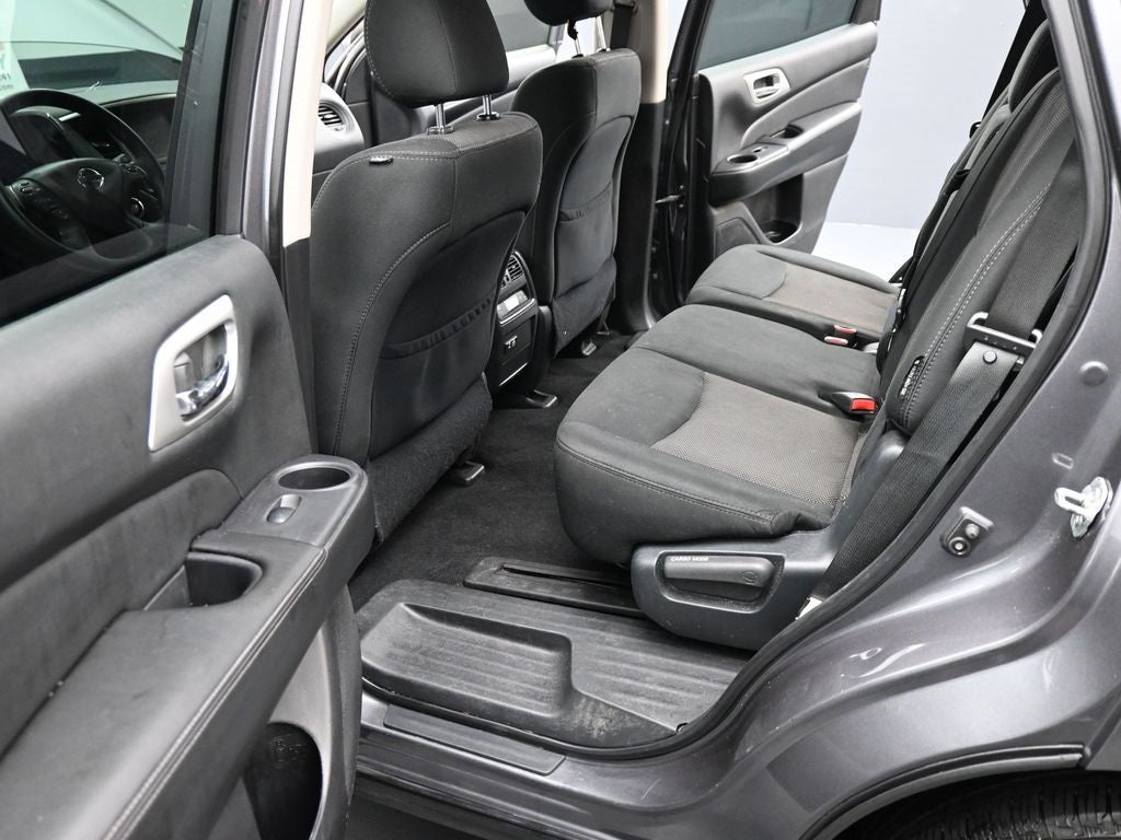 2020 Nissan Pathfinder S