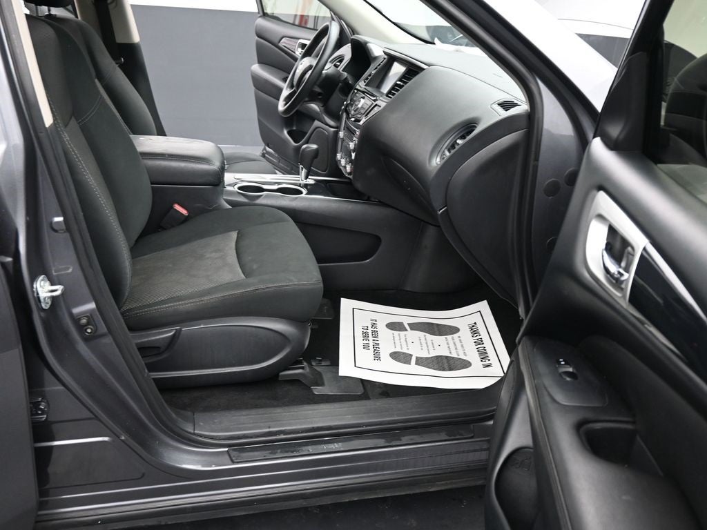 2020 Nissan Pathfinder S