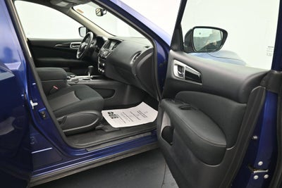 2017 Nissan Pathfinder SV