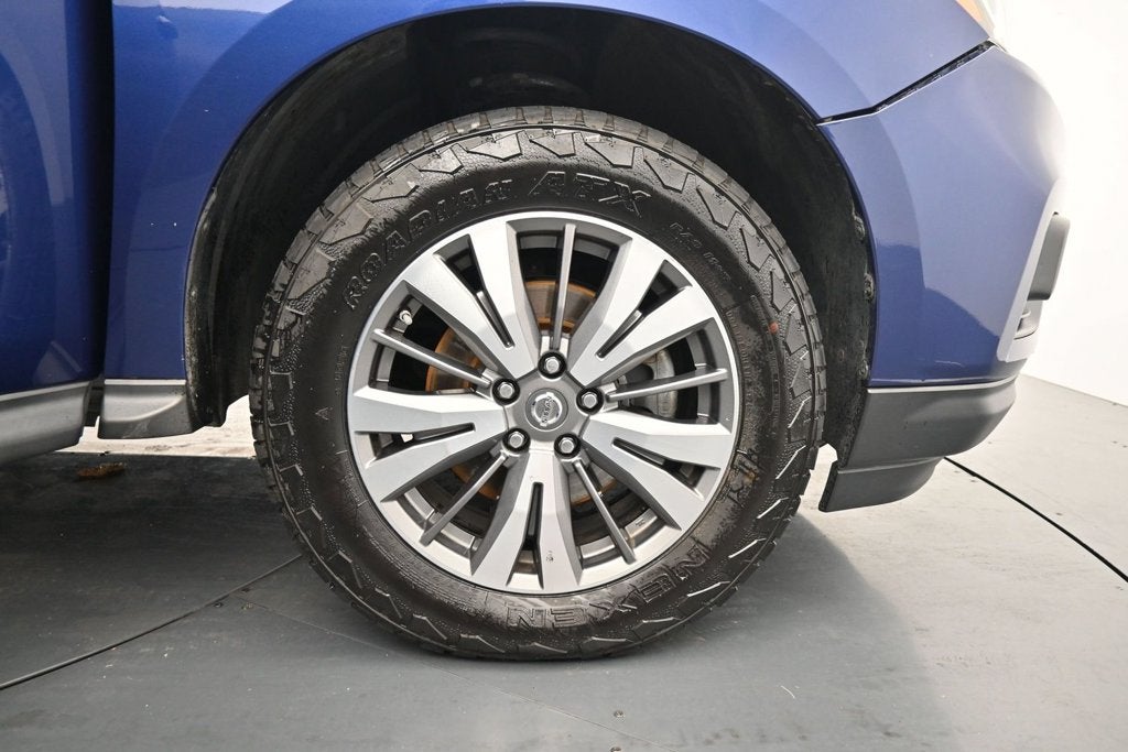 2017 Nissan Pathfinder SV