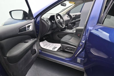 2017 Nissan Pathfinder SV