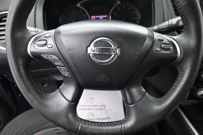 2017 Nissan Pathfinder SV
