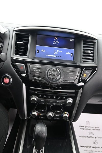 2017 Nissan Pathfinder SV