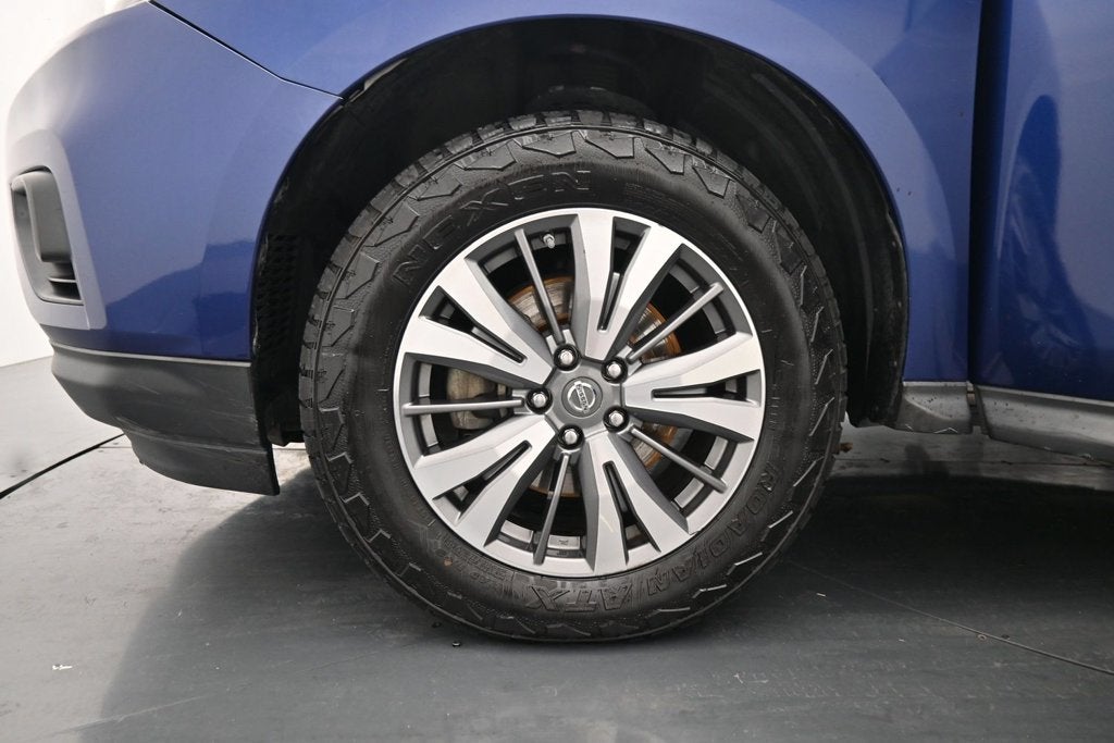2017 Nissan Pathfinder SV