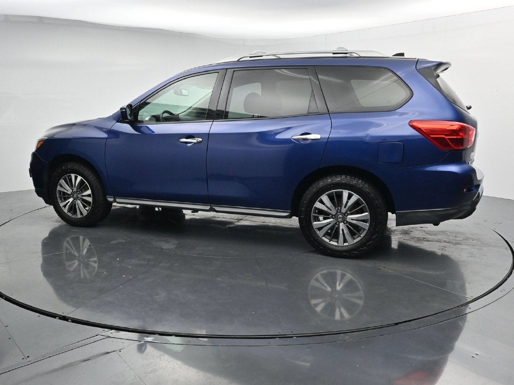 2017 Nissan Pathfinder SV
