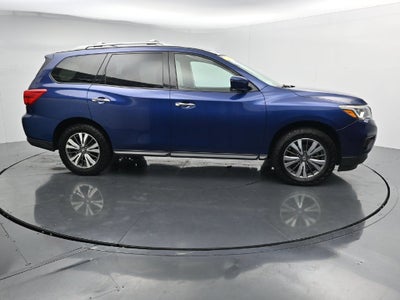 2017 Nissan Pathfinder SV
