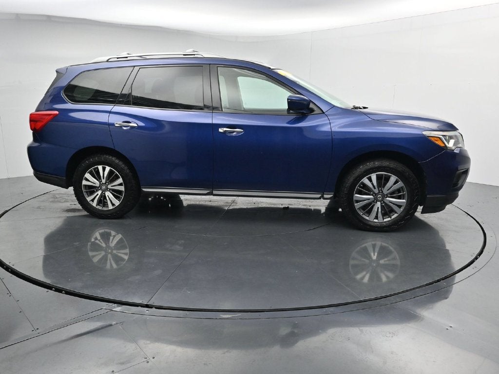 2017 Nissan Pathfinder SV
