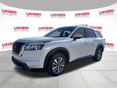 2023 Nissan Pathfinder SL